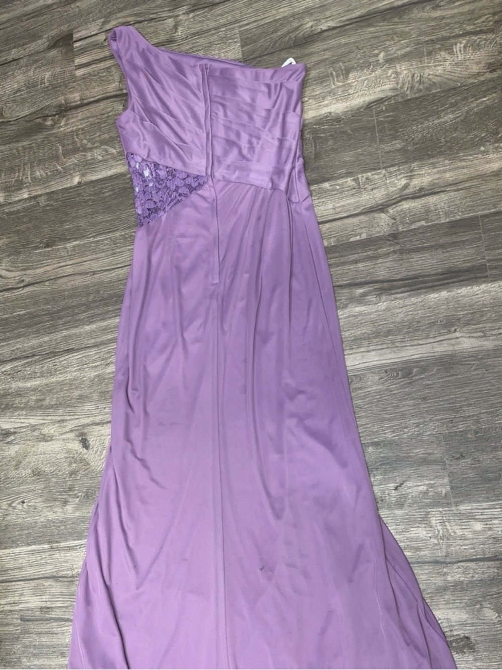 David’s Bridal Lavender One Shoulder Lace Bridesmaid Formal Gown Size 4 - Picture 4 of 10